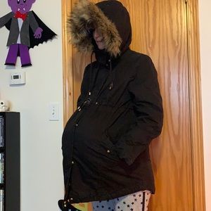Maternity puffer jacket